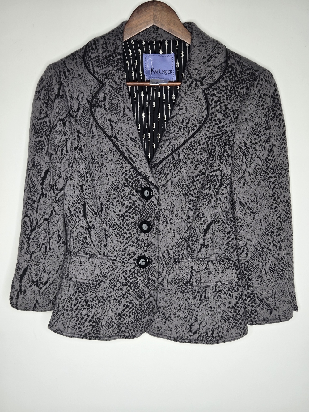 Kay Unger Gray Reptile Snakeskin Textured Pattern Three Button Blazer Workwear 6
